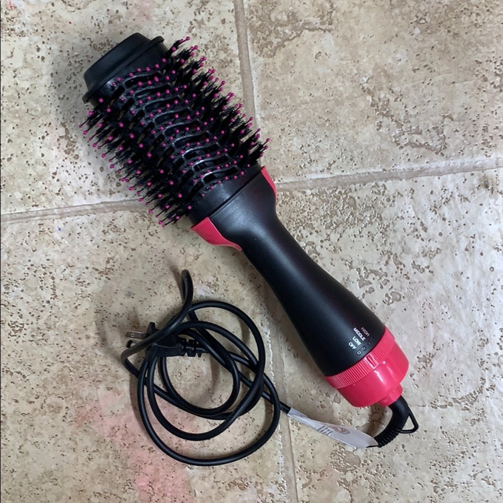 Blow dryer brush